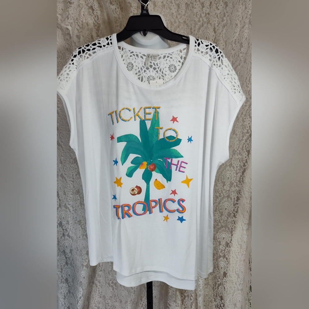 🏵️🏵️ 2/$15 🏵️🏵️ Summer White Green Sleeveless Graphic Tropical Lace Insert